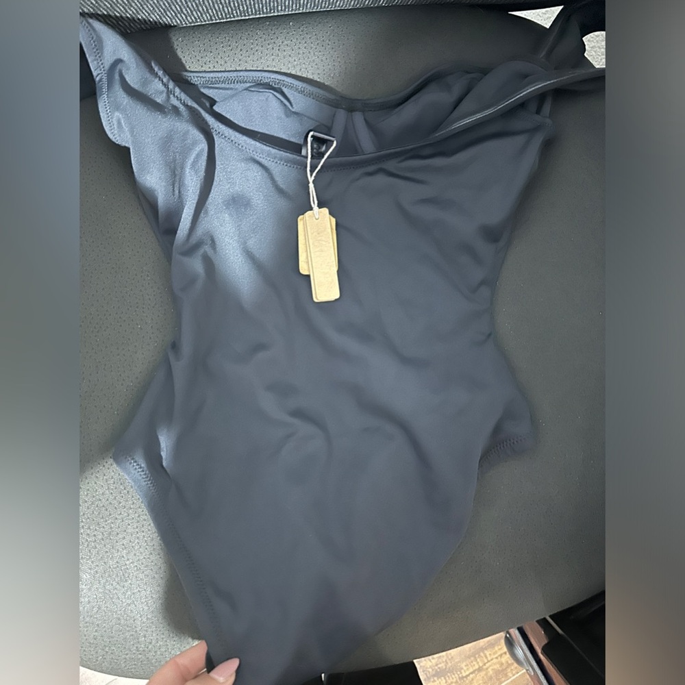 SKIMS SHAPING SWIM SOLD OUT ONE PIECE